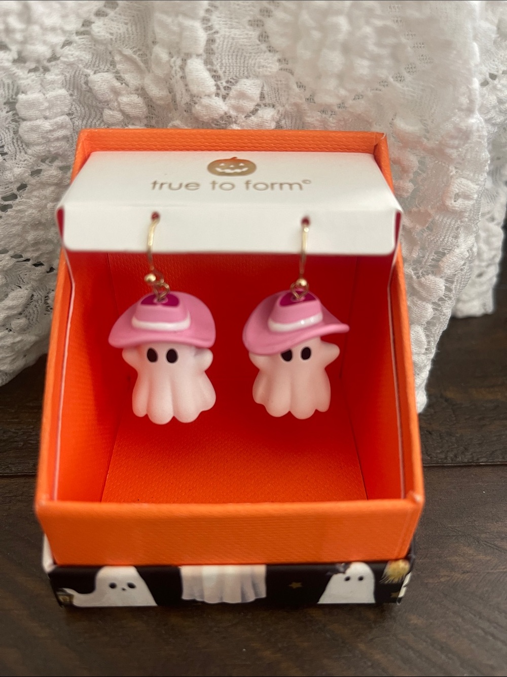 NWT 💗True to Form Pink Viral Ghost Pink Cowboy Hat Halloween Dangle Earrings